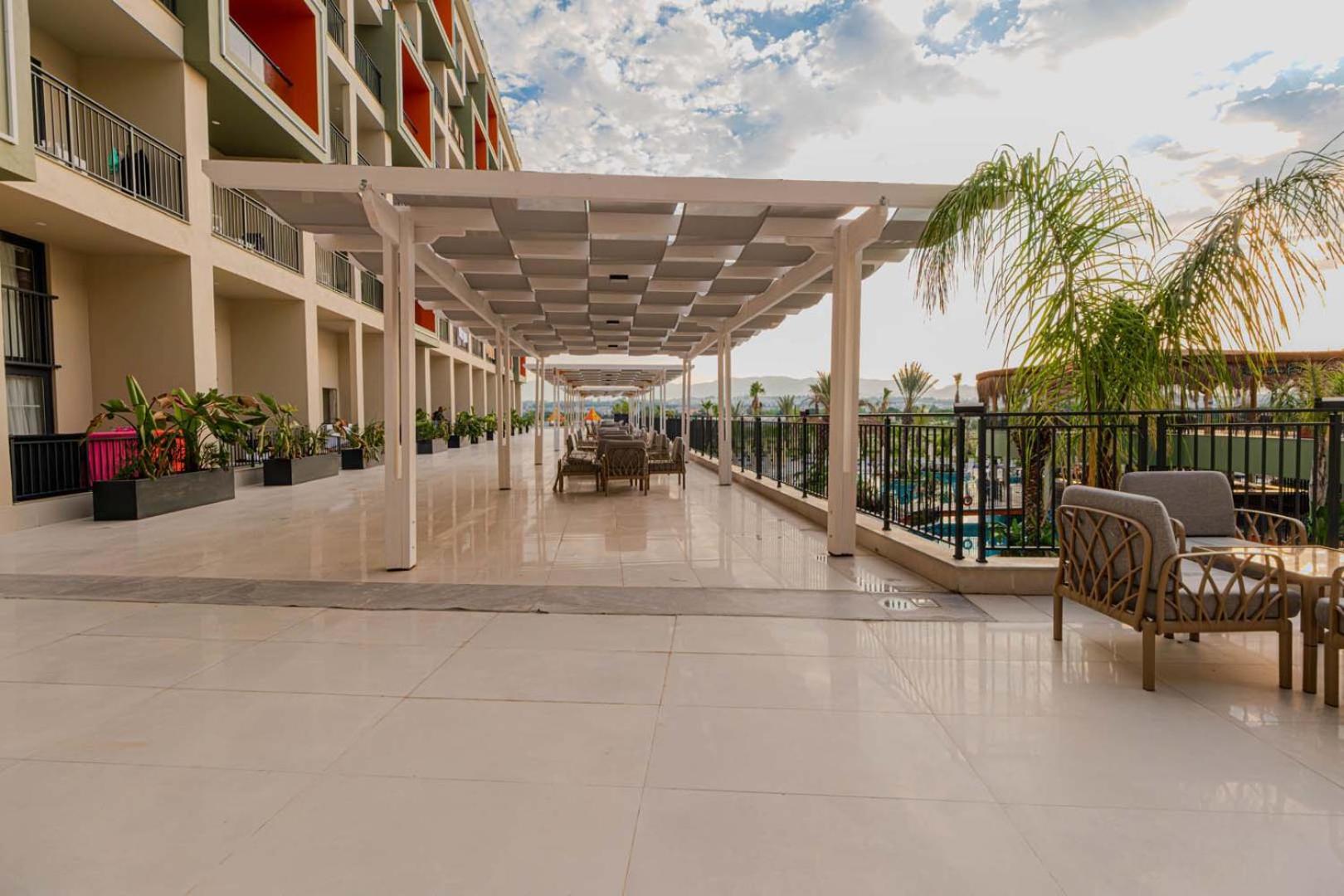 Dream Fun World Hotel Side Exterior photo